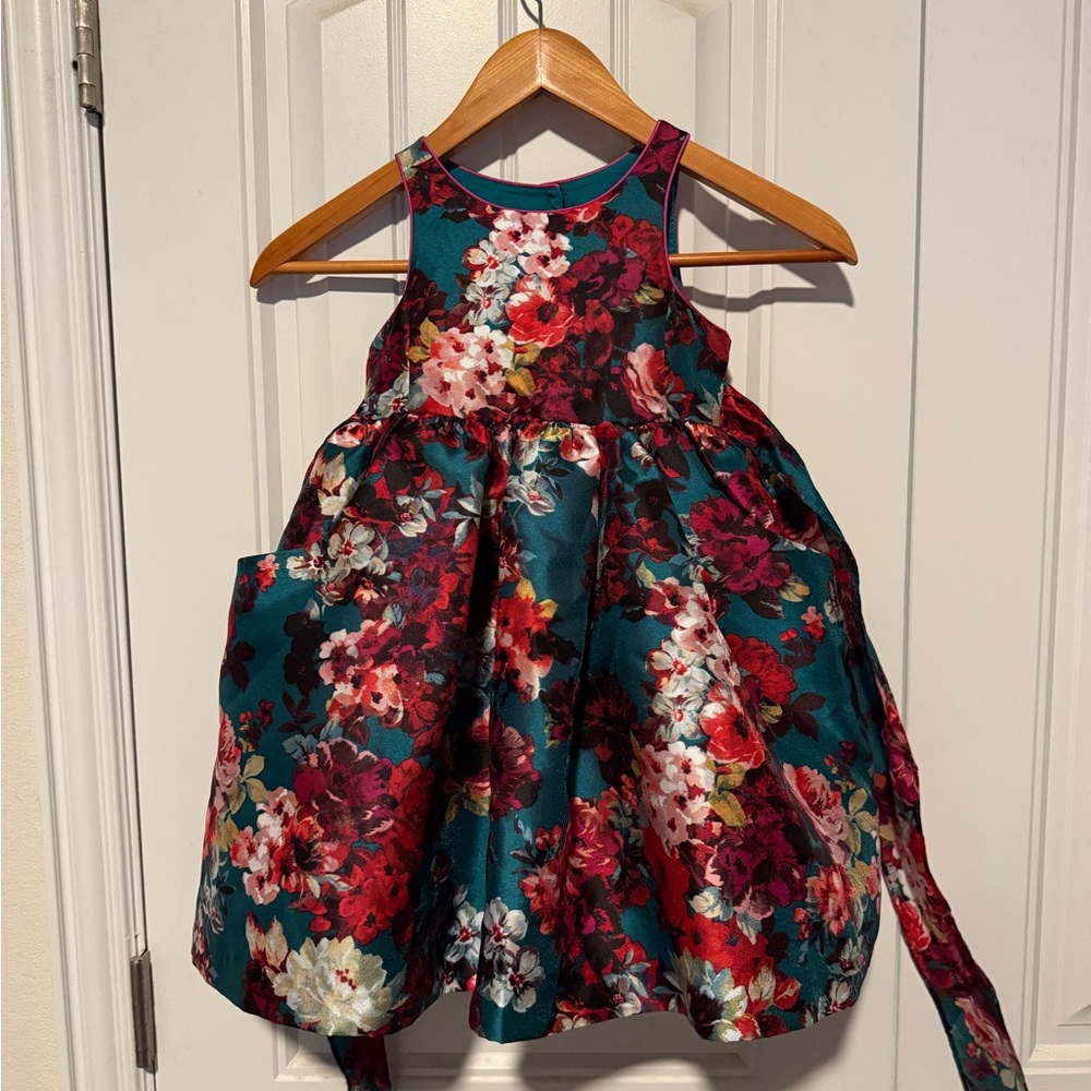 Pippa & Julie Girls Size 4 Floral Sleeveless Dress with Pockets NWOT